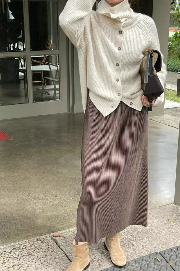Locker geschnittene Strickjacke mit Knopfdetails und Strickstruktur in Cremeweiß