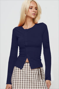Figurbetonter Pullover mit Rundhalsausschnitt und Strickstruktur