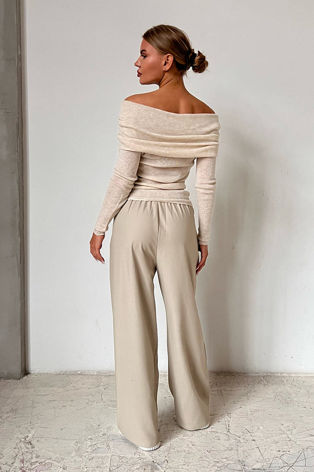 Schulterfreier Pullover mit Rundhalsausschnitt und Strickstruktur