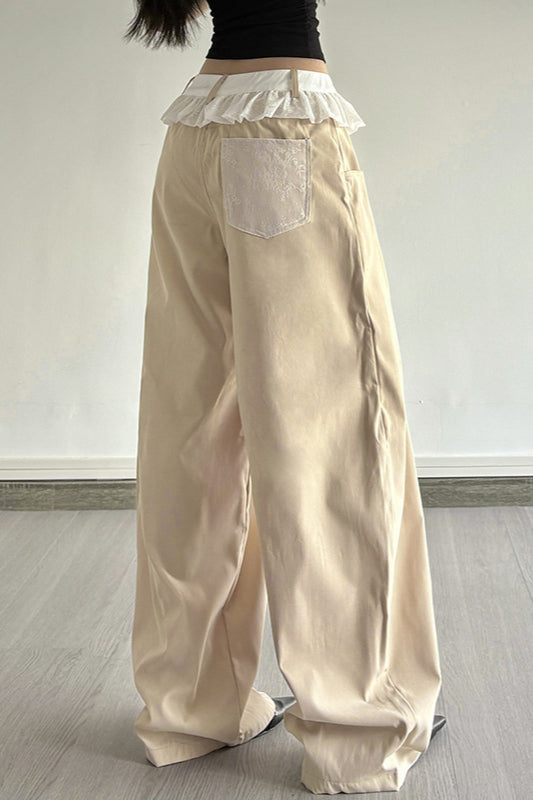 Locker geschnittene Hose mit Spitze