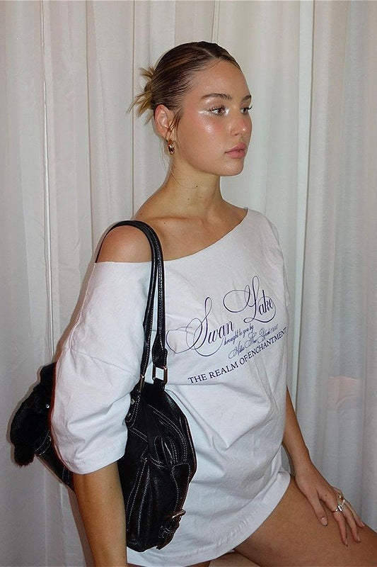 Schulterfreies T-Shirt mit Schriftprint