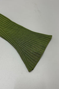 Strickjacke mit kurzem Schnitt, Bindedetail und Strickstruktur