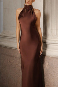 Rückenfreies Maxikleid mit Satinoptik