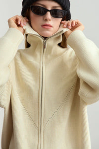 Strickjacke mit Reißverschluss und Strickstruktur