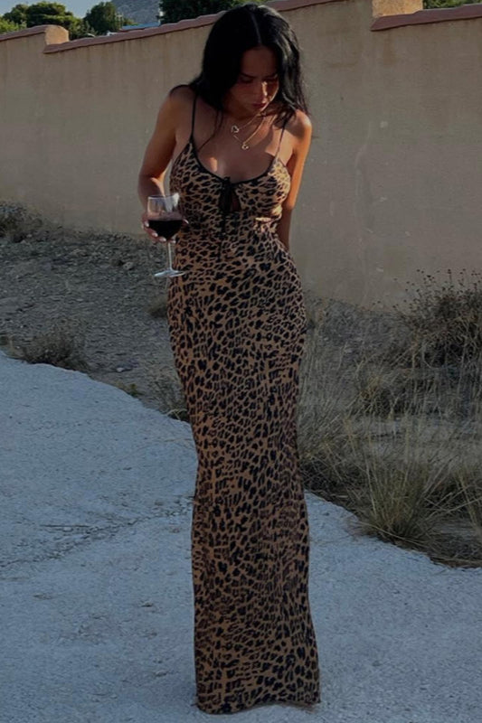 Schulterfreies Maxikleid mit Bindedetail und Leopardenmuster