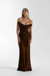 Schulterfreies Maxikleid mit Meerjungfrau-Silhouette und Satinoptik in Gelb