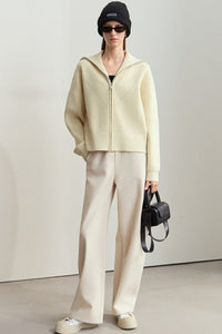 Strickjacke mit Reißverschluss und Strickstruktur