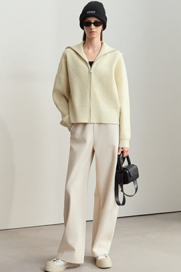 Strickjacke mit Reißverschluss und Strickstruktur