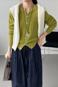 Strickjacke mit Strickstruktur und Wolle