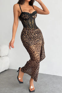 Figurbetontes Maxikleid mit Leopardenmuster und Spitze