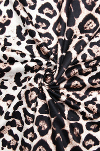 Figurbetontes Maxikleid mit Stehkragen und Leopardenmuster