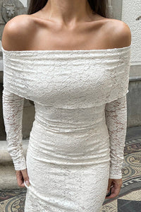 Schulterfreies Maxikleid mit Spitze