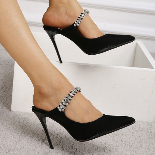 Harper - Glänzender Satin Pumps mit spitzer Zehe und hohem Absatz